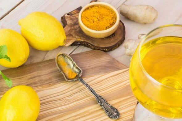 Minum dengan lemon, halia dan kunyit untuk meningkatkan potensi