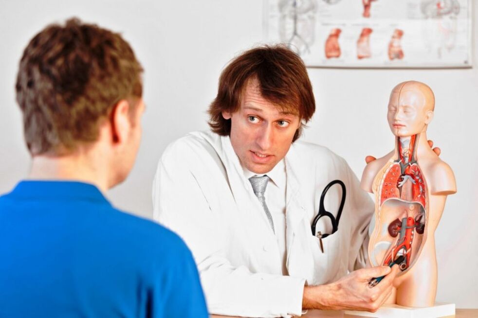 Doktor menasihati pesakit tentang sebab-sebab yang menghalang potensi